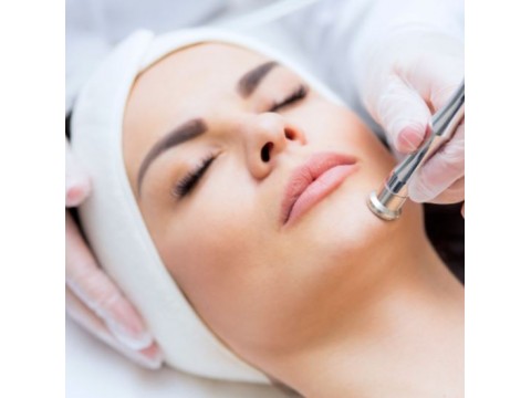 Veido deimantinė mikrodermabrazija + sonoforezė aktyviais serumais, "OLD TOWN SPA" masažo ir grožio klinikoje Vilniuje